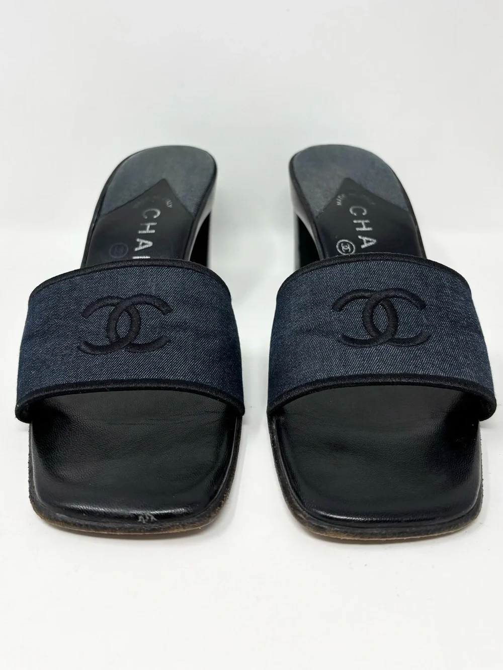 Chanel Vintage Navy CC Logo Mule Heeled Sandals Size 6.5 90s Y2K